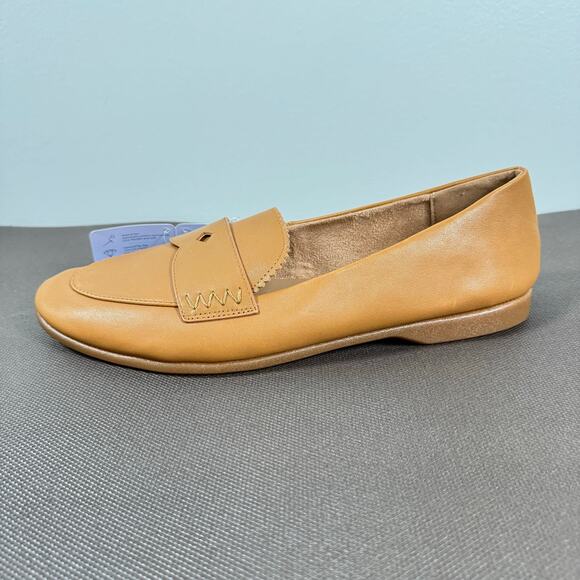 AEROSOLES Tan Loafers - Picture 1 of 7